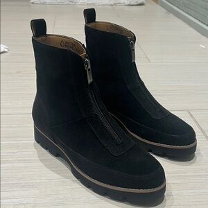 Vionic Black Water-Repellent Winter Boots